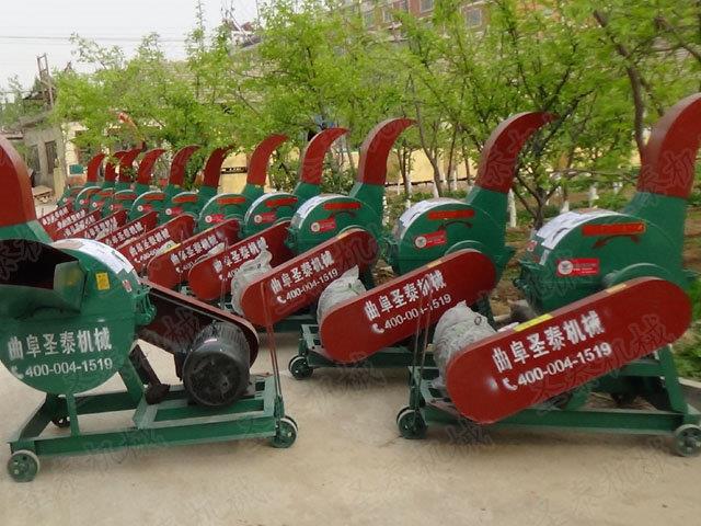 干谷秸粉碎揉搓機(jī)的使用克服了傳統(tǒng)揉搓機(jī)不能加工軟秸桿及硬秸桿飼料、利用率低等問(wèn)題