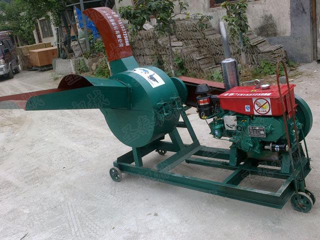 關(guān)機(jī)時(shí)，先關(guān)閉撥動(dòng)開(kāi)關(guān)，停止向機(jī)器里邊輸送秸稈