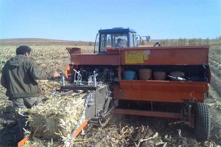 在機(jī)器上料前，請務(wù)必留意原料中的堅硬雜物，根絕石料、鐵塊等進(jìn)入料倉以免損壞機(jī)器