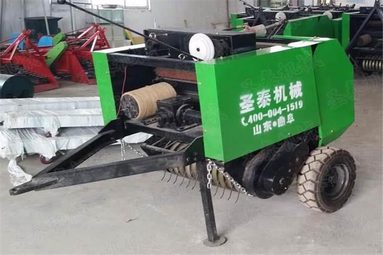 通過(guò)使用秸桿打捆機(jī)，可以充分的對(duì)農(nóng)作物秸桿進(jìn)行回收，這樣既能創(chuàng)造一種新型的可利用能源還能獲得額外收益